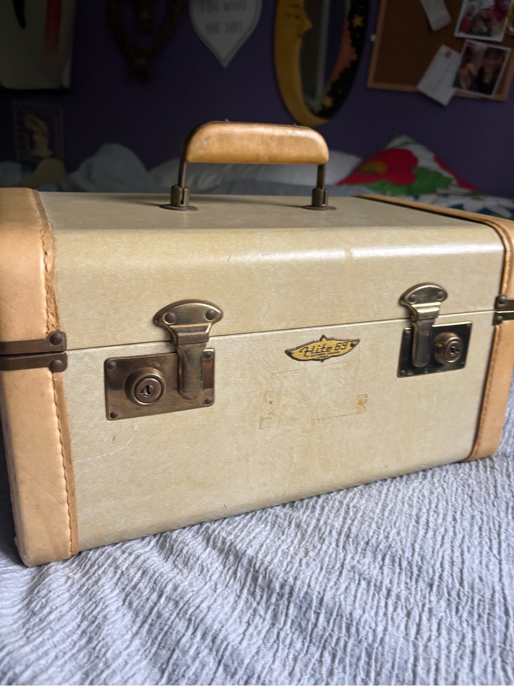 Vintage Flite 69 Train Case Makeup Box in Cream and Tan
